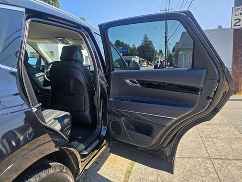 Used 2025 Genesis GV80 2.5T Standard AWD/4WD image 13