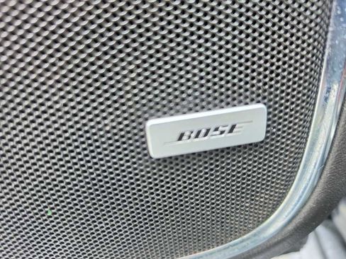 Used 2017 Chevrolet Suburban LT image 16