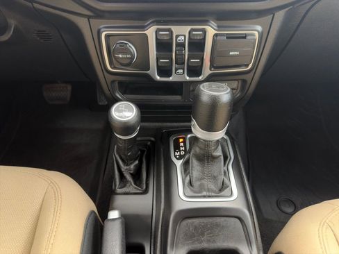 Used 2020 Jeep Wrangler Unlimited Sport AWD/4WD image 4