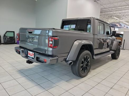 Used 2021 Jeep Gladiator Overland AWD/4WD image 11