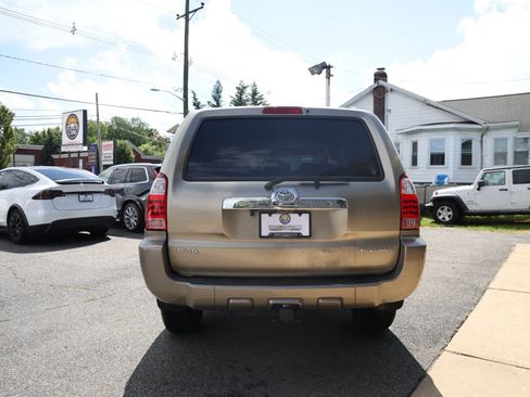 Used 2007 Toyota 4Runner SR5 AWD/4WD image 7