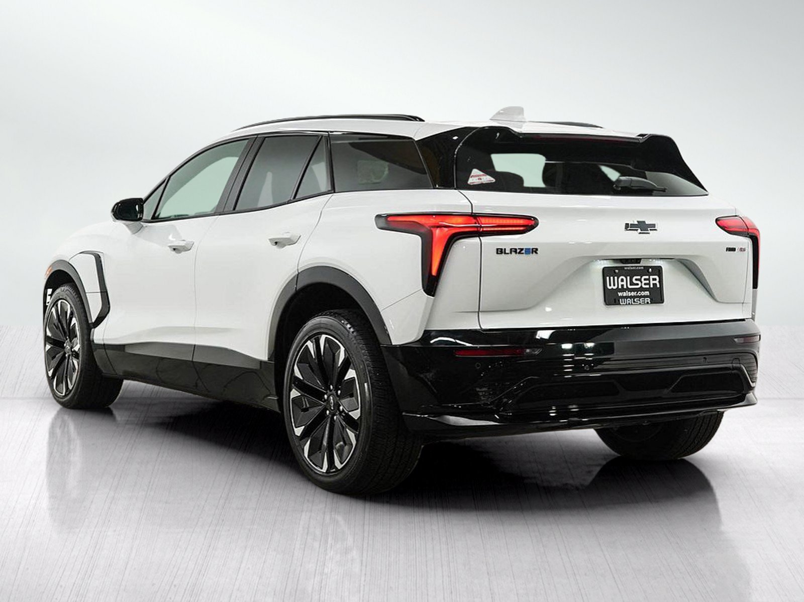 Used 2024 Chevrolet Blazer EV RS AWD/4WD image 3