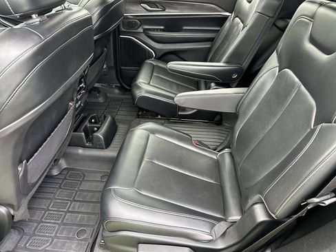Used 2021 Jeep Grand Cherokee L Limited AWD/4WD image 21