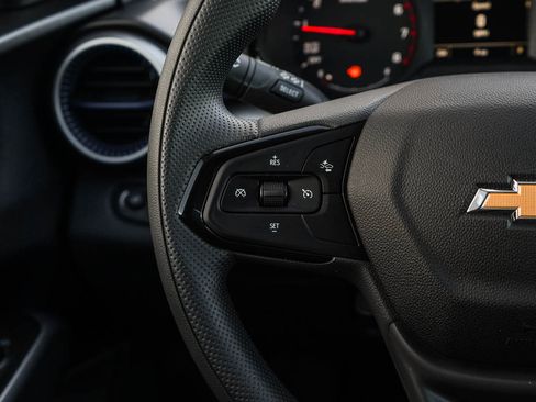 New 2026 Chevrolet Trax LS w/ LS Convenience Package FWD image 19