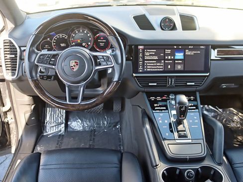 Used 2020 Porsche Cayenne AWD/4WD image 15