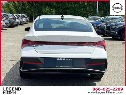 Used 2024 Hyundai Elantra SEL w/ Convenience Package FWD image 6