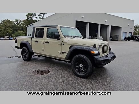 Used 2020 Jeep Gladiator Sport w/ Quick Order Package 24S image 17