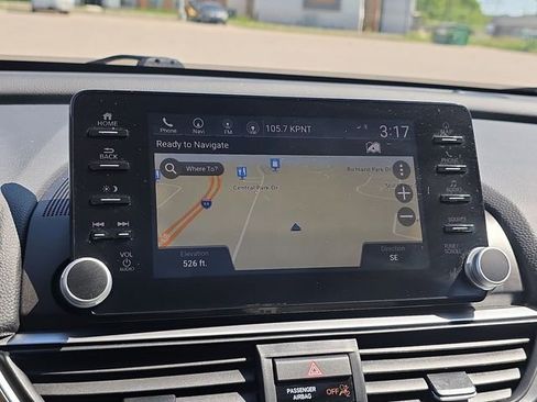 Used 2018 Honda Accord Touring image 25