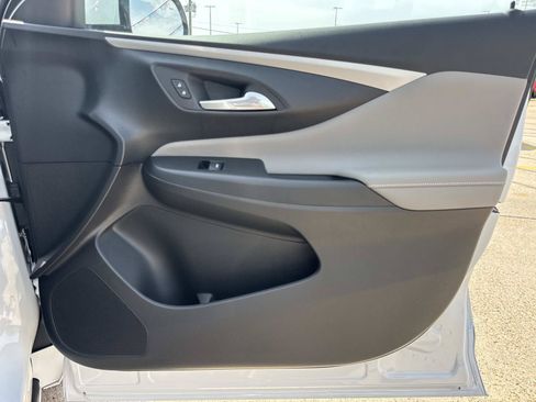 Used 2025 Buick Envista Avenir FWD image 13