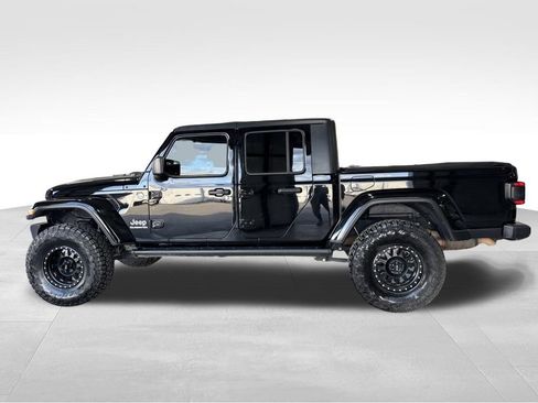 Used 2020 Jeep Gladiator Overland image 2