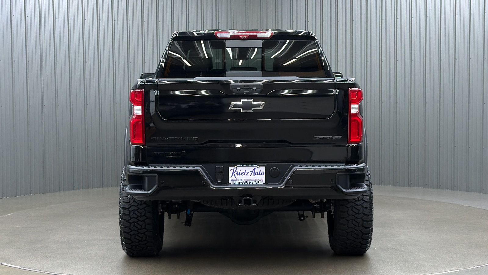Used 2026 Chevrolet Silverado 1500 ZR2 w/ Dark Appearance Package AWD/4WD image 4