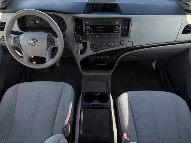 Used 2012 Toyota Sienna LE FWD image 17