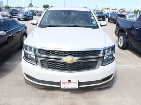 Used 2016 Chevrolet Suburban LT image 4