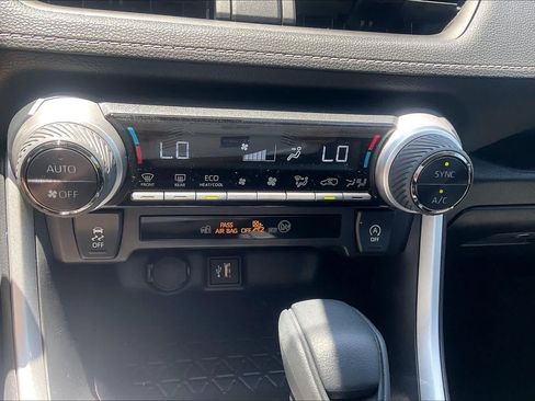 Used 2025 Toyota RAV4 XLE w/ Convenience Package FWD image 33
