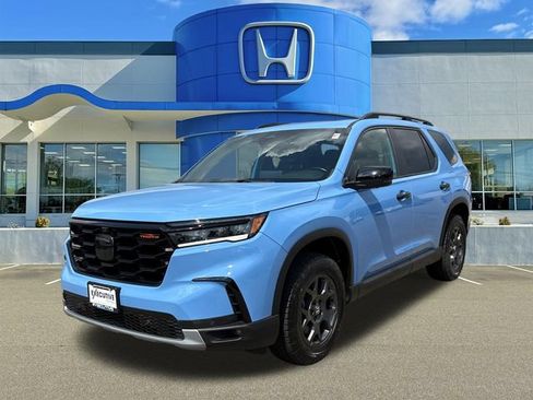 Used 2023 Honda Pilot TrailSport image 5