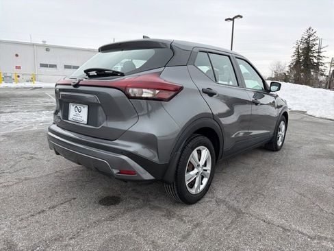 Used 2022 Nissan Kicks S image 9