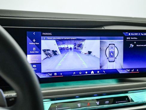 Certified 2023 BMW 740i RWD image 22