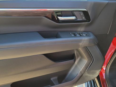 New 2026 Chevrolet Tahoe LS image 12