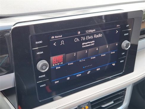 New 2025 Volkswagen Taos SE image 15