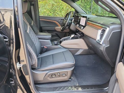 Certified 2025 GMC Canyon Denali AWD/4WD image 27