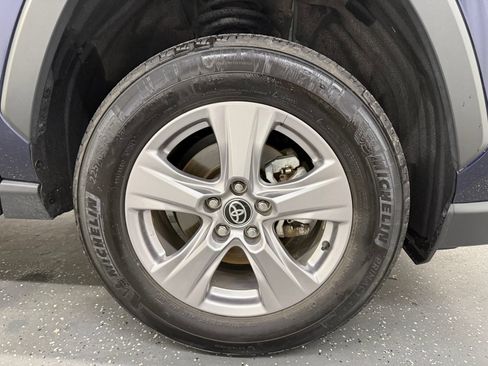 Used 2025 Toyota RAV4 XLE AWD/4WD image 21