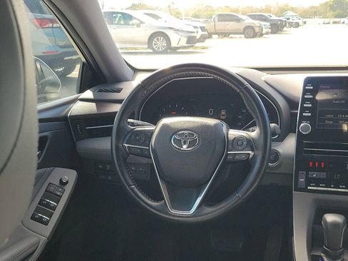 Used 2019 Toyota Avalon XLE w/ Moonroof Package image 17