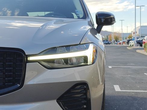 Used 2025 Volvo XC60 B5 Core image 32