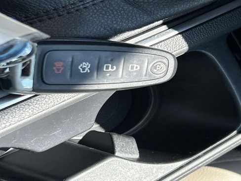 Used 2018 Ford Escape Titanium AWD/4WD image 34