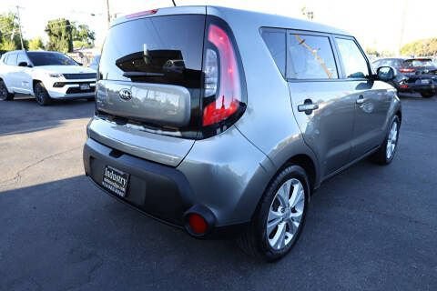 Used 2015 Kia Soul + FWD image 3