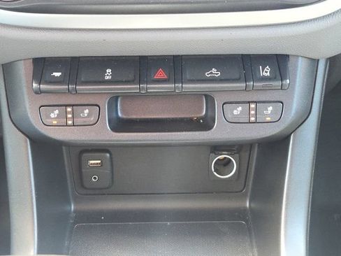 Used 2015 Chevrolet Colorado LT w/ Luxury Package RWD image 28
