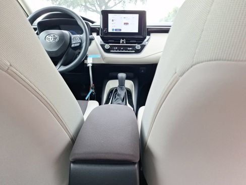 Used 2026 Toyota Corolla LE FWD image 31