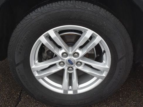 Used 2022 Ford Explorer XLT w/ Equipment Group 202A image 48