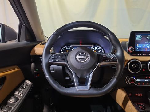 Used 2025 Nissan Sentra SV w/ SV Premium Package FWD image 11