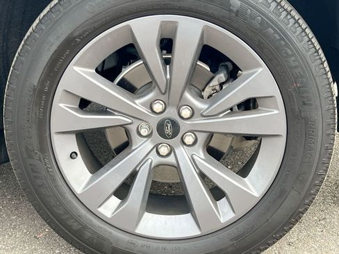 Used 2024 Ford Explorer XLT w/ Equipment Group 202A image 14