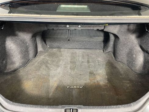 Used 2014 Toyota Camry SE w/ Moonroof Package FWD image 12