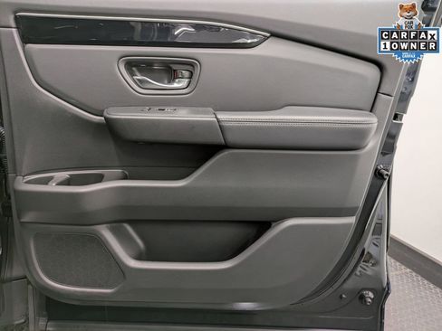 Used 2025 Honda Pilot Touring image 29