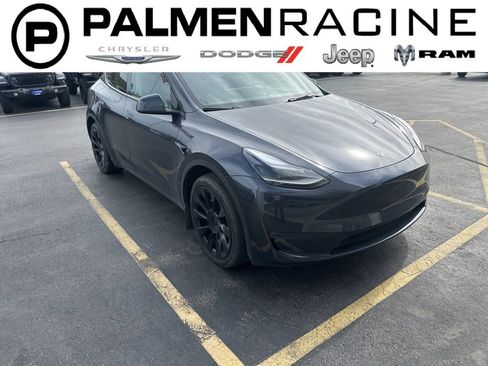 Used 2024 Tesla Model Y Long Range AWD/4WD image 1