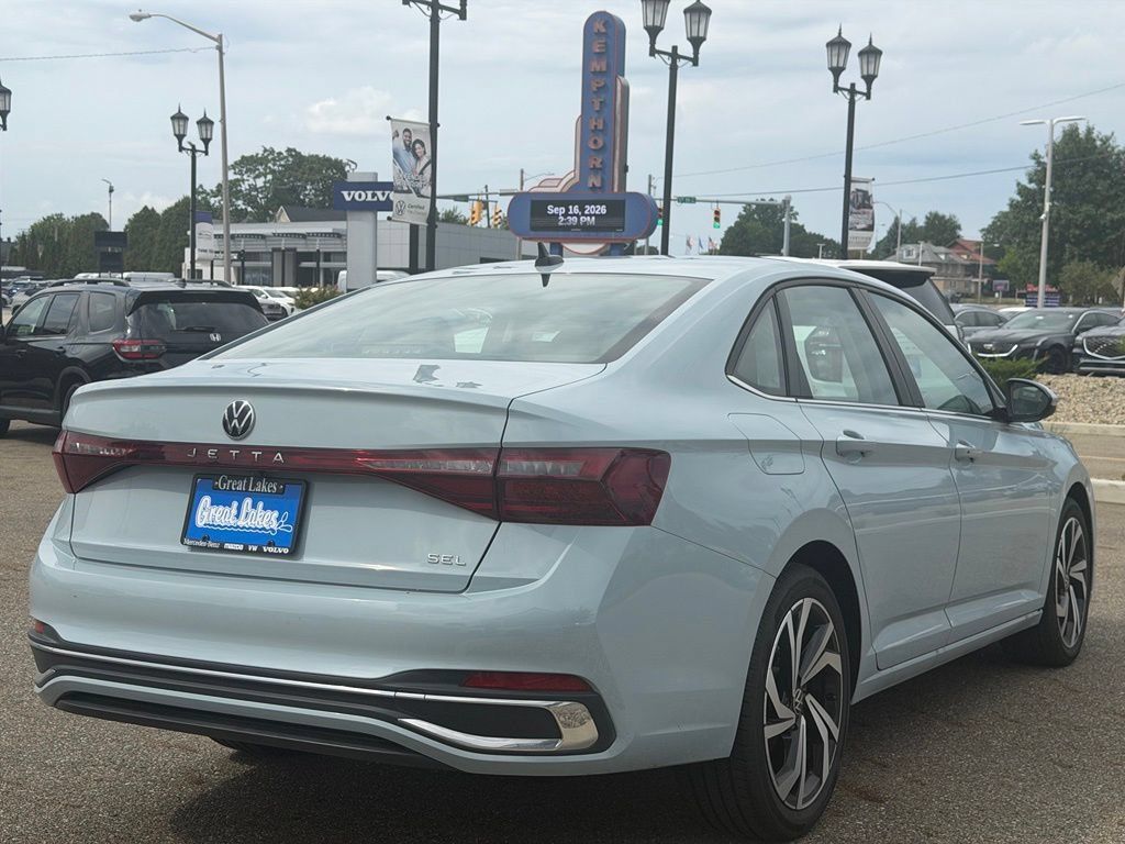 Used 2026 Volkswagen Jetta SEL FWD image 5
