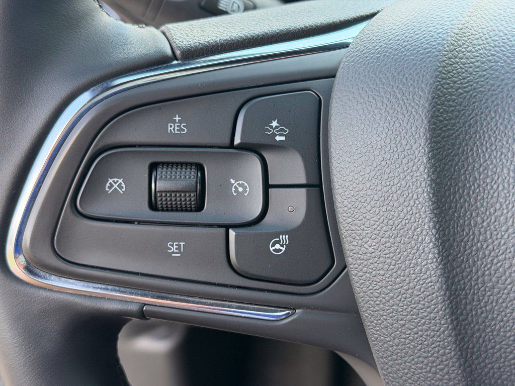 Used 2025 Buick Envista Sport Touring w/ Convenience I Package FWD image 32