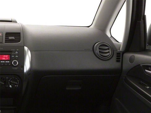 Used 2011 Suzuki SX4 Premium AWD/4WD image 16