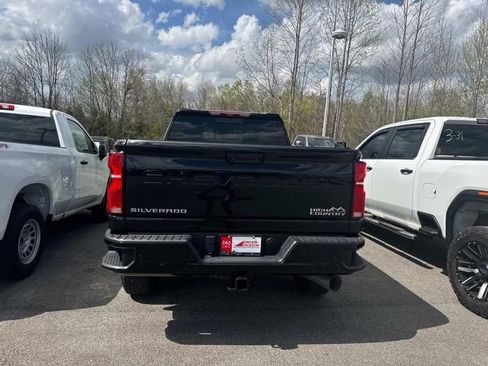 Used 2024 Chevrolet Silverado 2500 High Country w/ Technology Package image 5