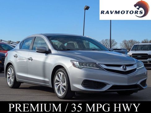 Used 2017 Acura ILX image 1