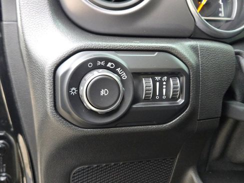 Used 2021 Jeep Wrangler Unlimited Sport image 26