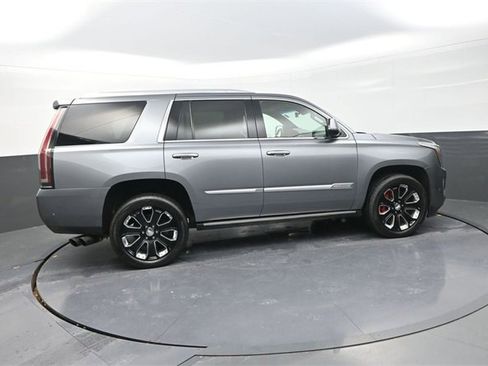 Used 2019 Cadillac Escalade Platinum image 8