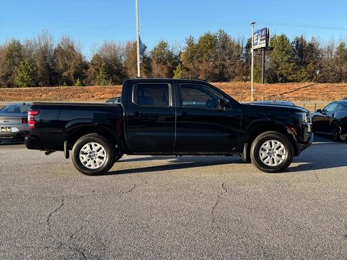 Certified 2022 Nissan Frontier SV w/ Technology Package image 2