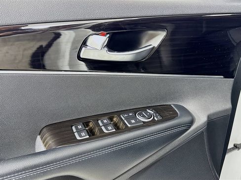 Used 2019 Kia Sorento EX FWD image 14