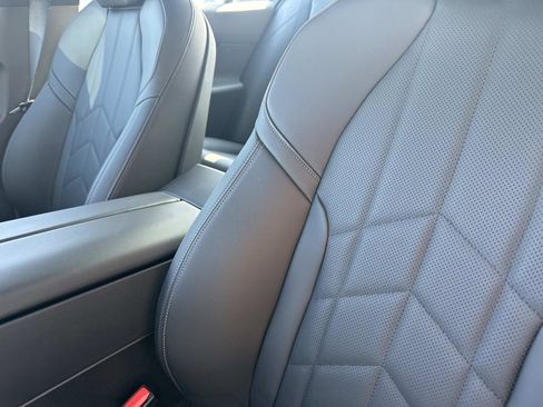 Certified 2025 BMW 530i xDrive image 19