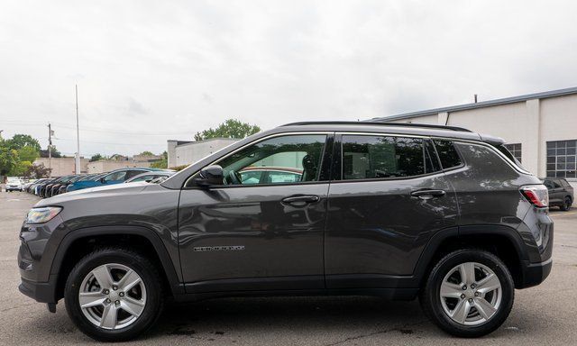 Used 2022 Jeep Compass Latitude w/ Convenience Group AWD/4WD image 9