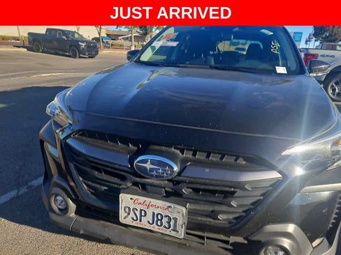 Used 2025 Subaru Outback Premium AWD/4WD image 2