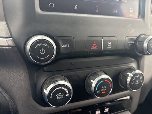 Used 2024 RAM 2500 Big Horn image 28